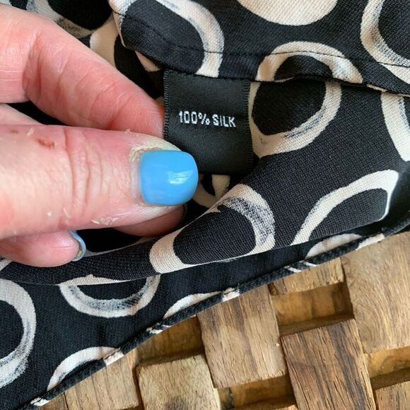 Ellen Tracy Silk Tank Geometric Circle Pattern Black White Women Size 8 EUC - Picture 5 of 10